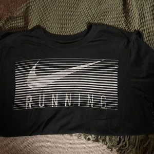 BLACK NIKE TEE